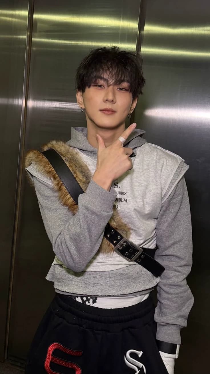 Jungwon (omegavers) thumbnail