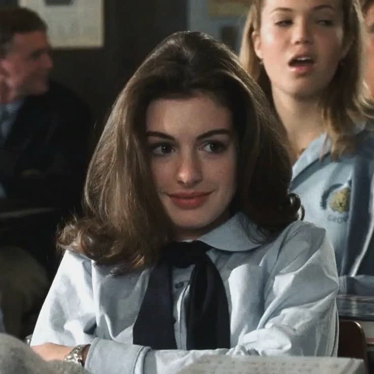 Anne Hathaway (The Ice queen 😎🚔) thumbnail
