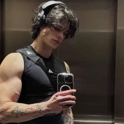Alex thumbnail