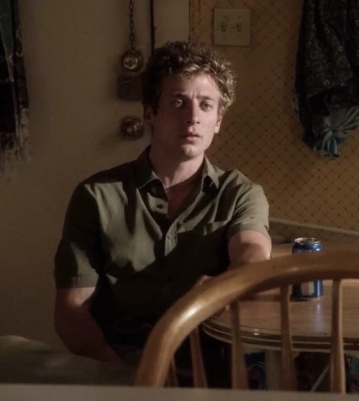 Lip Gallagher  thumbnail