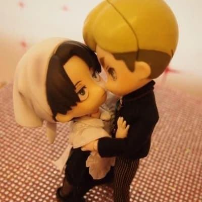 Erwin x Levi thumbnail