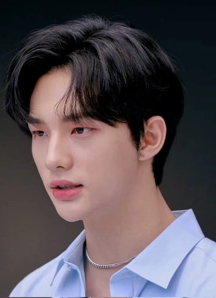 hwang hyunjin thumbnail