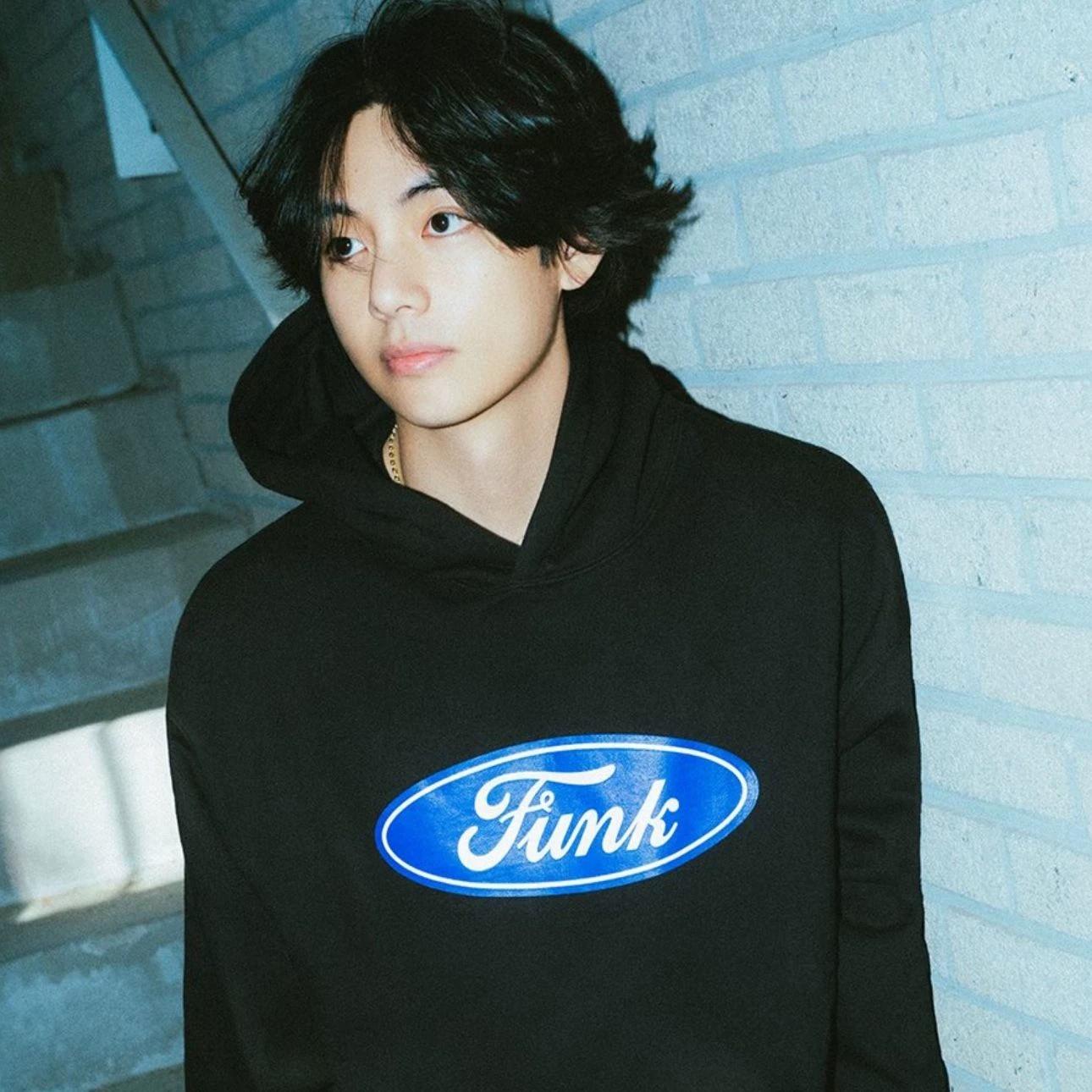 KIM TAEHYUNG thumbnail