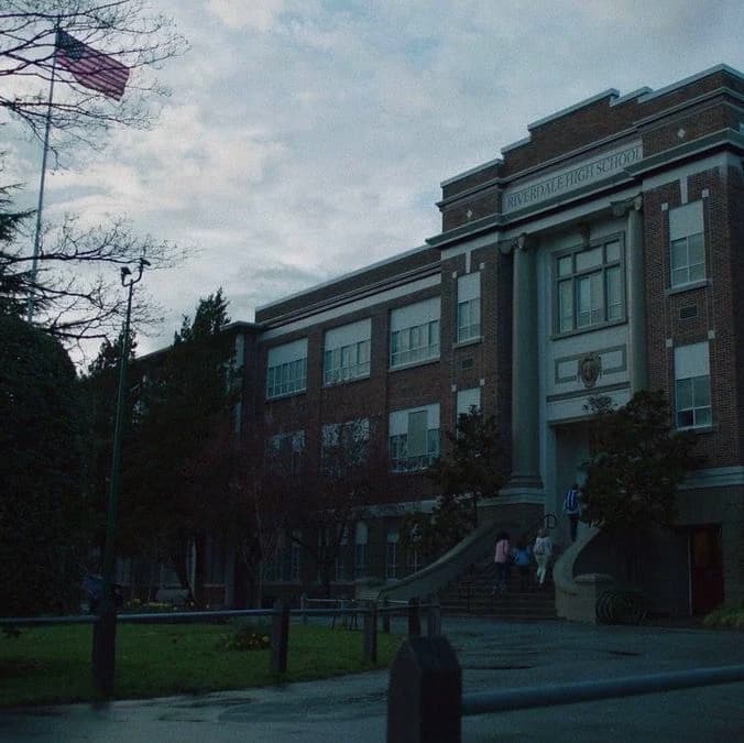ZOMBIE INVASION IN YOUR SCHOOL thumbnail