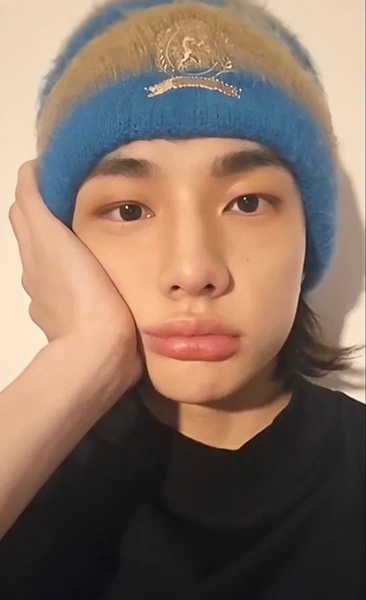 19 - Hwang Hyunjin thumbnail