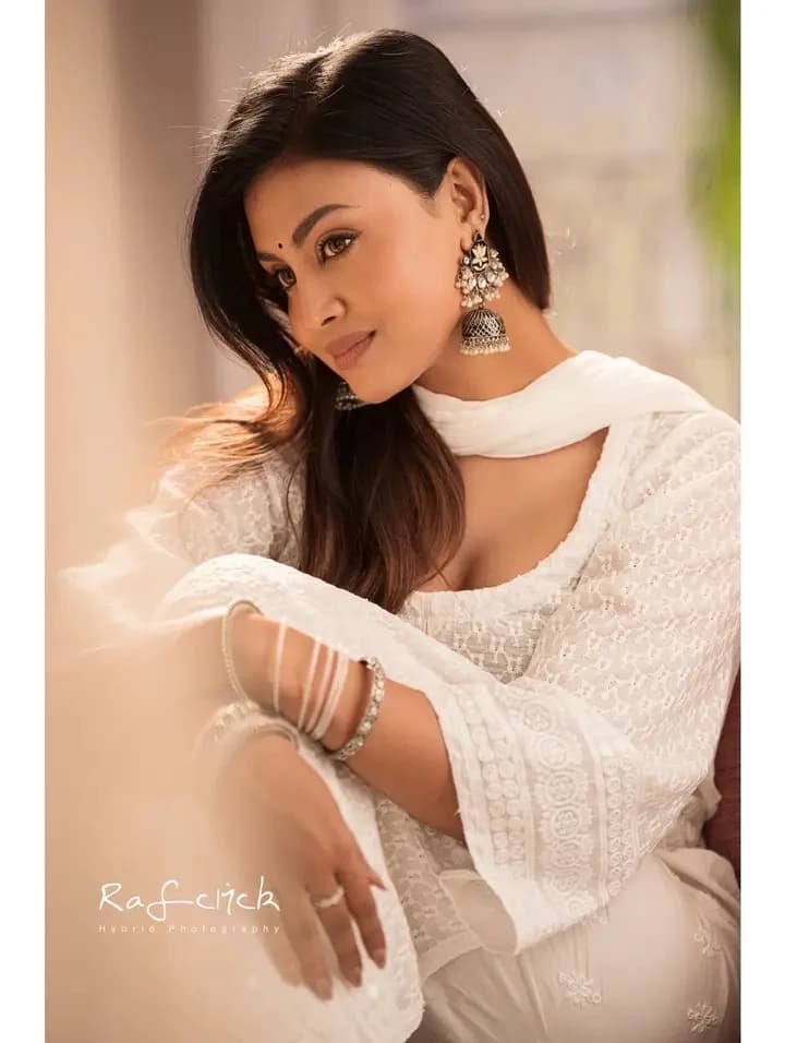 Meghla Mukta, proud and sharp-tongued, always saw me as beneath her—an easy targ thumbnail