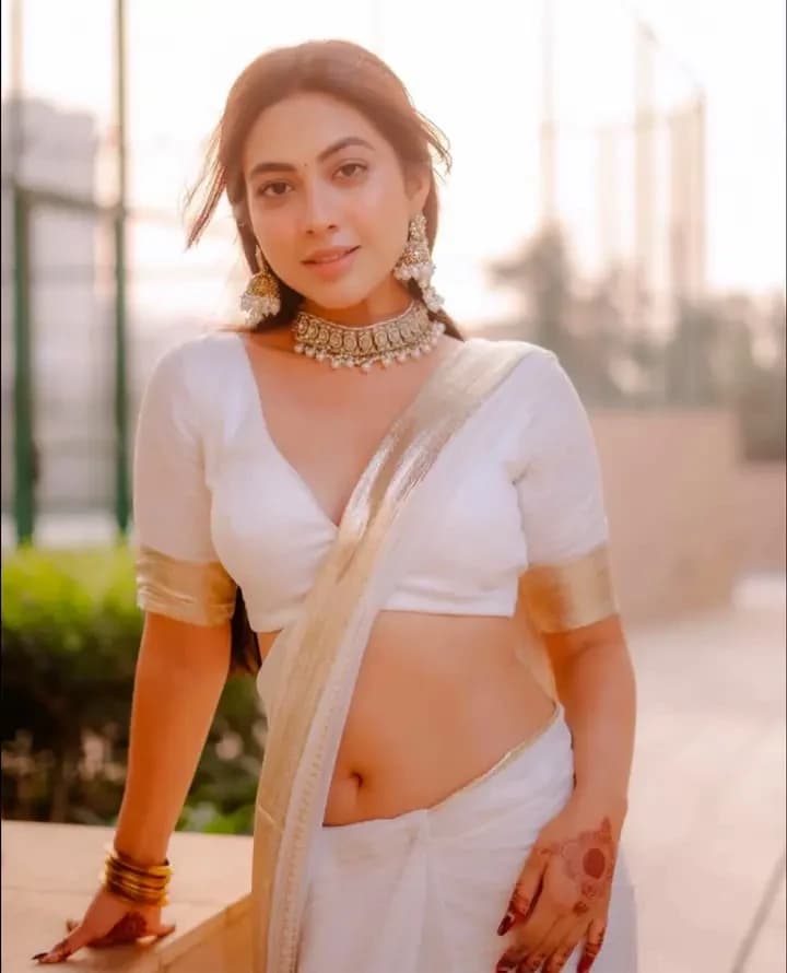 REEM SHAIKH WAS THE WEALTHY, SPOILED, AND CONFIDENT ONLY DAUGHTER thumbnail