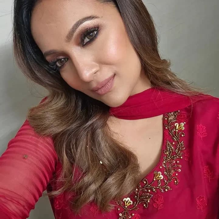 AFSANA ARA BINDU WAS THE WEALTHY, POPULAR GIRL FROM MY UNIVERSITY thumbnail