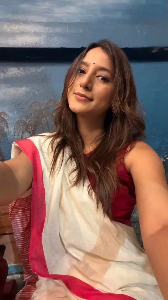 NEEL HURERZAHAN INDEPENDENT WOMAN  thumbnail