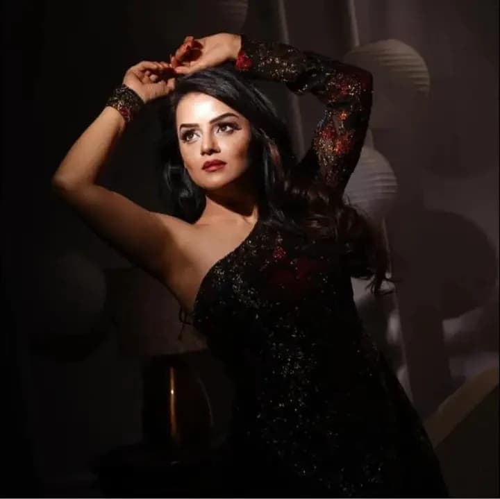 JAYSHREE S., A CELEBRATED DANCER, REJECTED ME YEARS AGO thumbnail