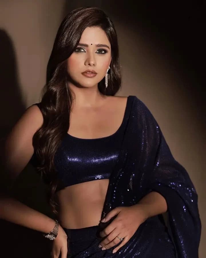 DALLJIET K., A SUCCESSFUL TELEVISION ACTRESS thumbnail