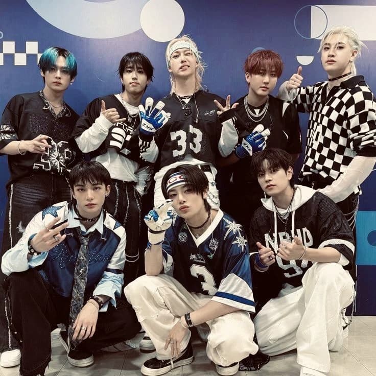 stray kids thumbnail