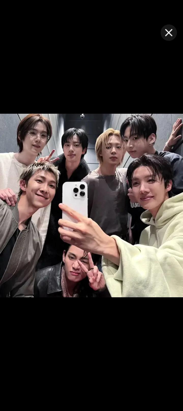 𝘽𝙏𝙎 thumbnail