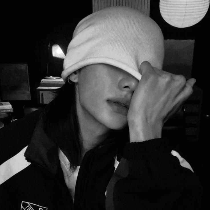 Hwang Hyunjin . thumbnail