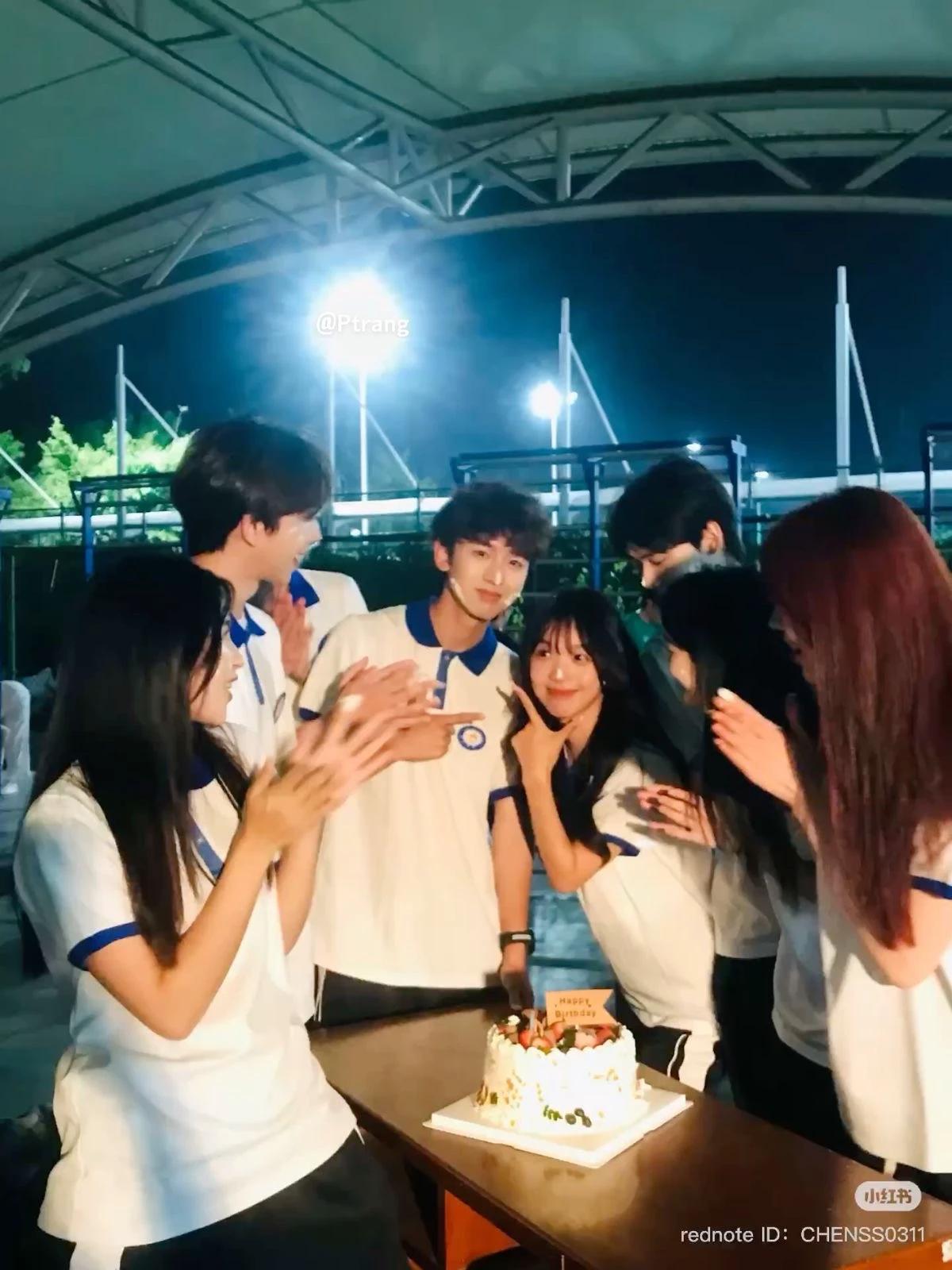 Chinese high school friend group thumbnail