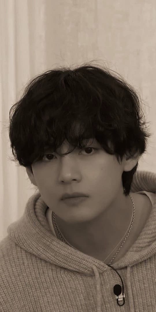  kim taehyung  v thumbnail