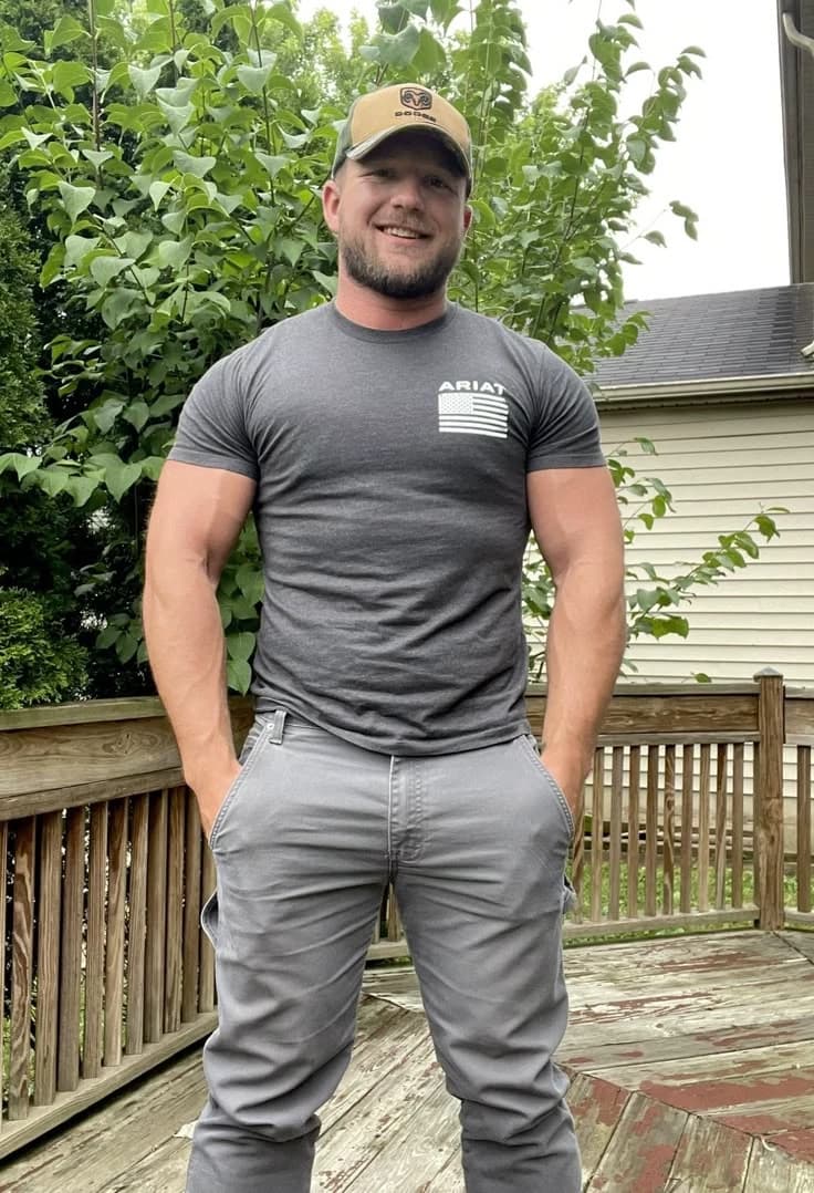 Blue collar man thumbnail