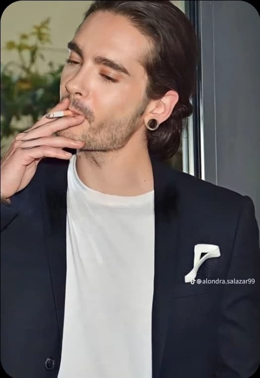 Tom Kaulitz  thumbnail