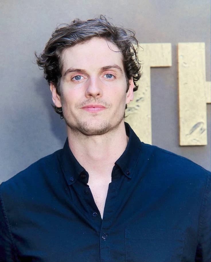 Daniel Sharman thumbnail