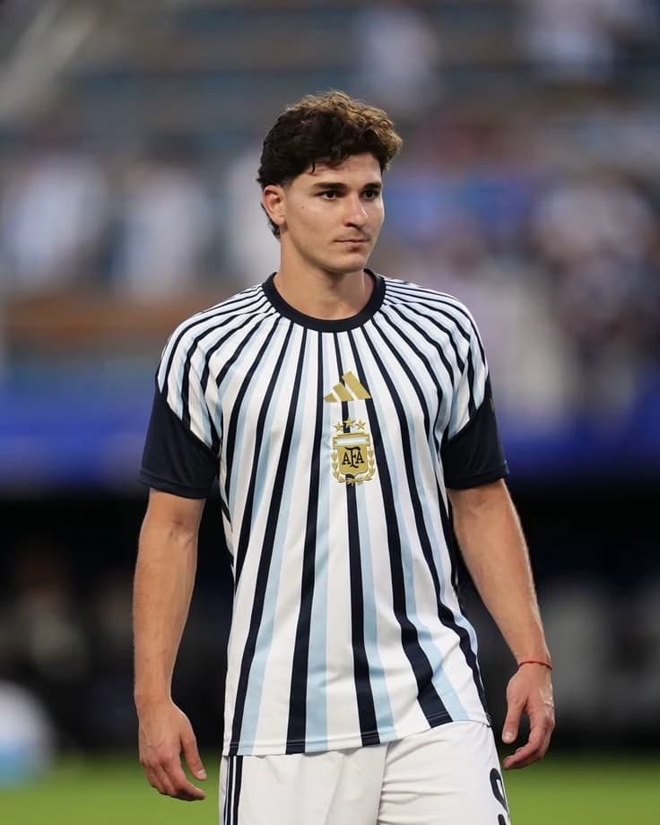 Julián Álvarez thumbnail