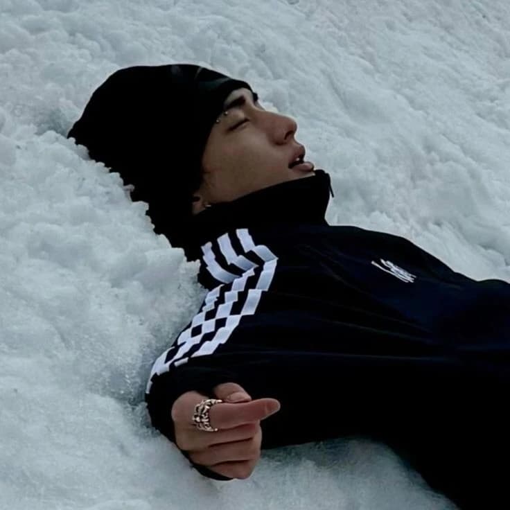 Hwang Hyunjin thumbnail