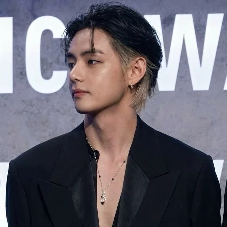 KIM TAEHYUNG thumbnail