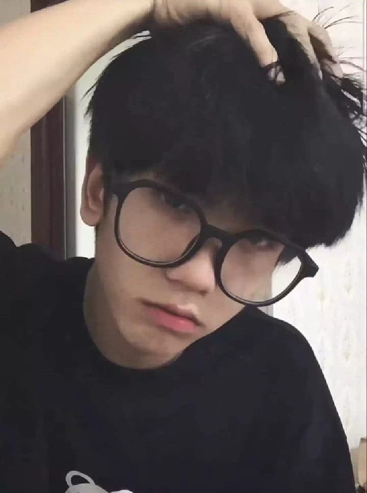 leo thumbnail