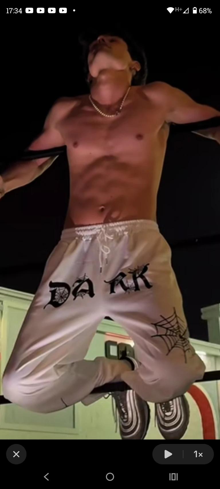 Aaron - seu namorado  thumbnail