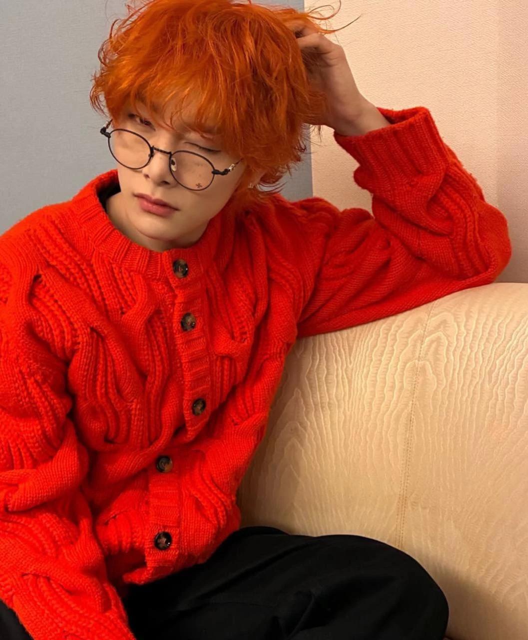Jeongin (i.n) thumbnail
