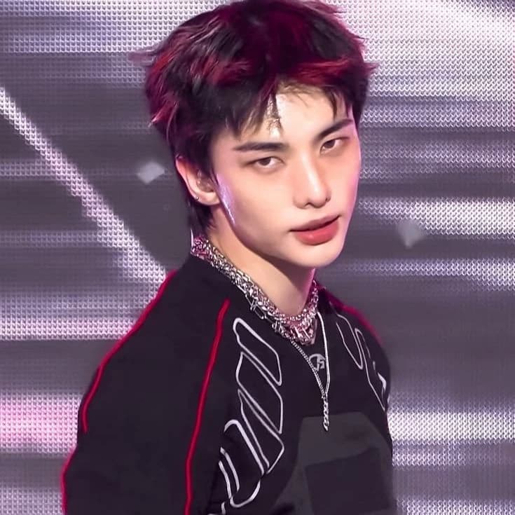 Hwang Hyunjin thumbnail