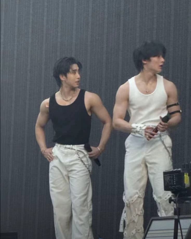 Han y I.N thumbnail
