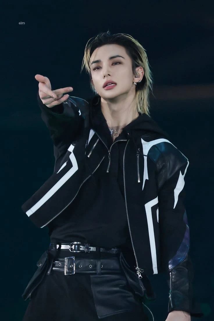 hyunjin  thumbnail