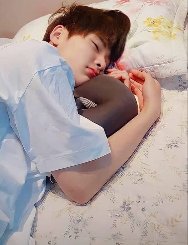 Jeongin thumbnail