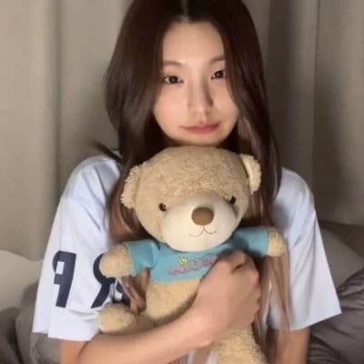Hwang Yeji thumbnail