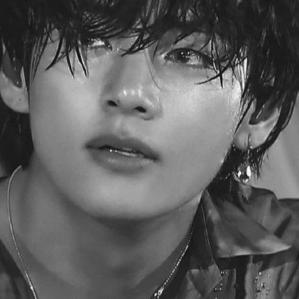 KIM TAEHYUNG thumbnail