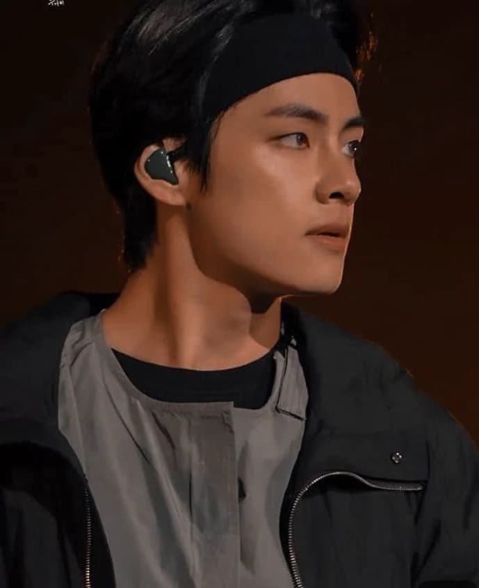 Kim Taehyung. thumbnail