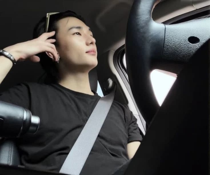 Hwang Hyunjin thumbnail