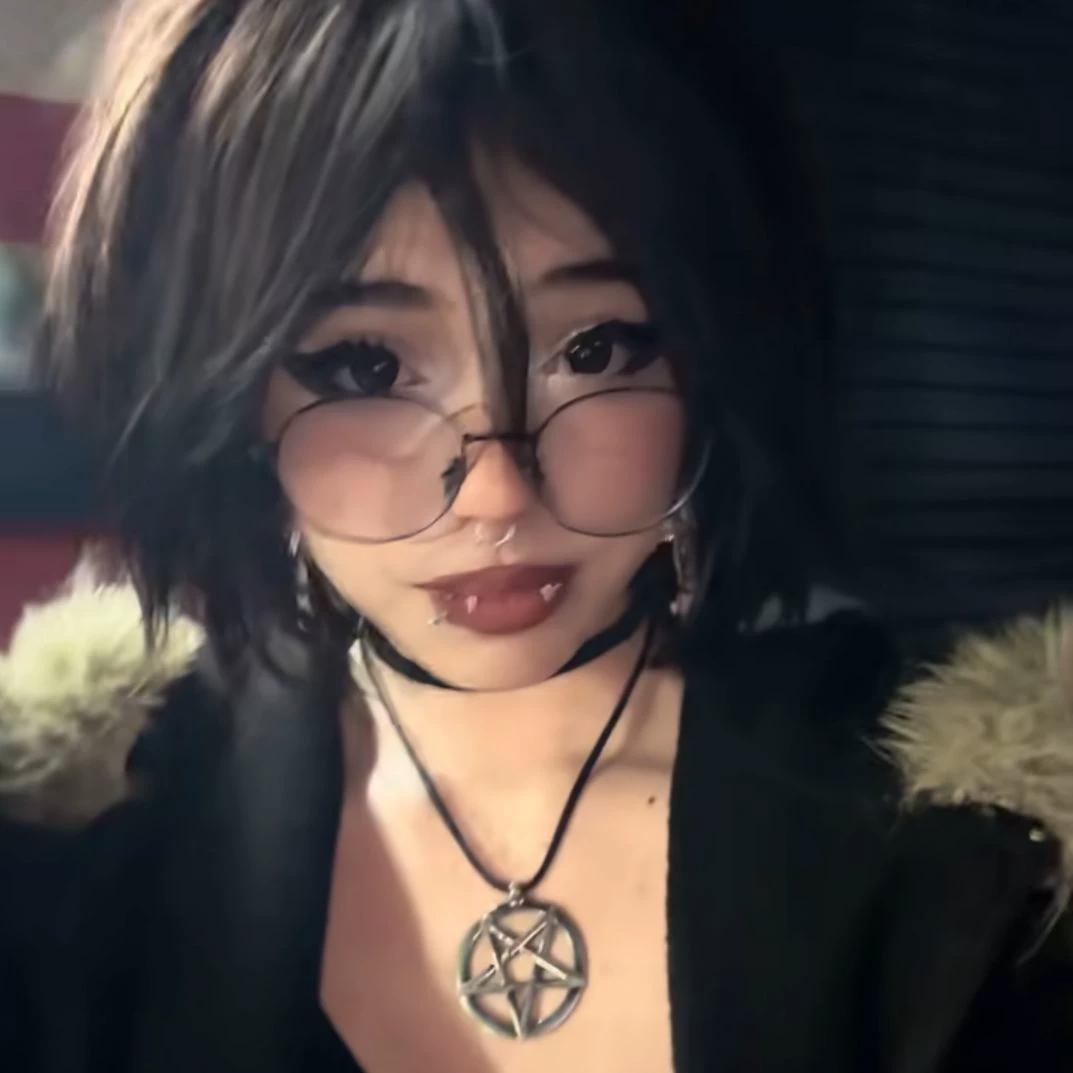 Daniela thumbnail