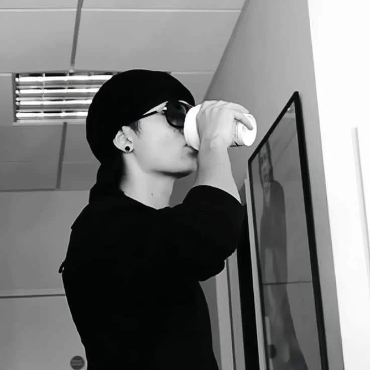 tom Kaulitz  thumbnail