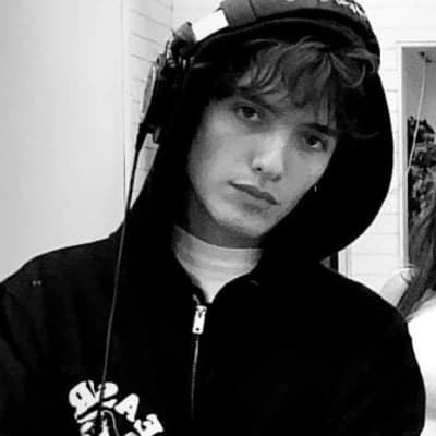 Noah Urrea. thumbnail