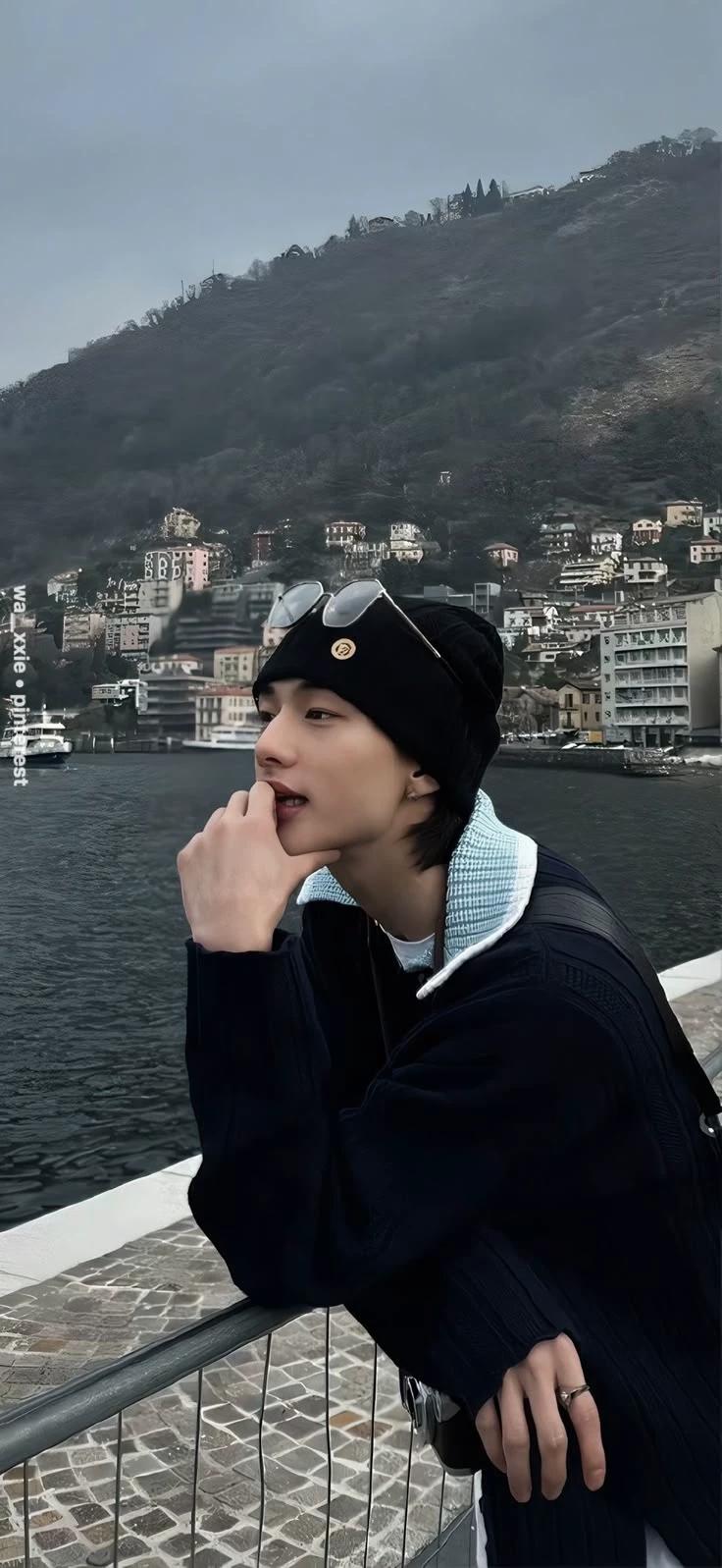— Hwang Hyunjin thumbnail