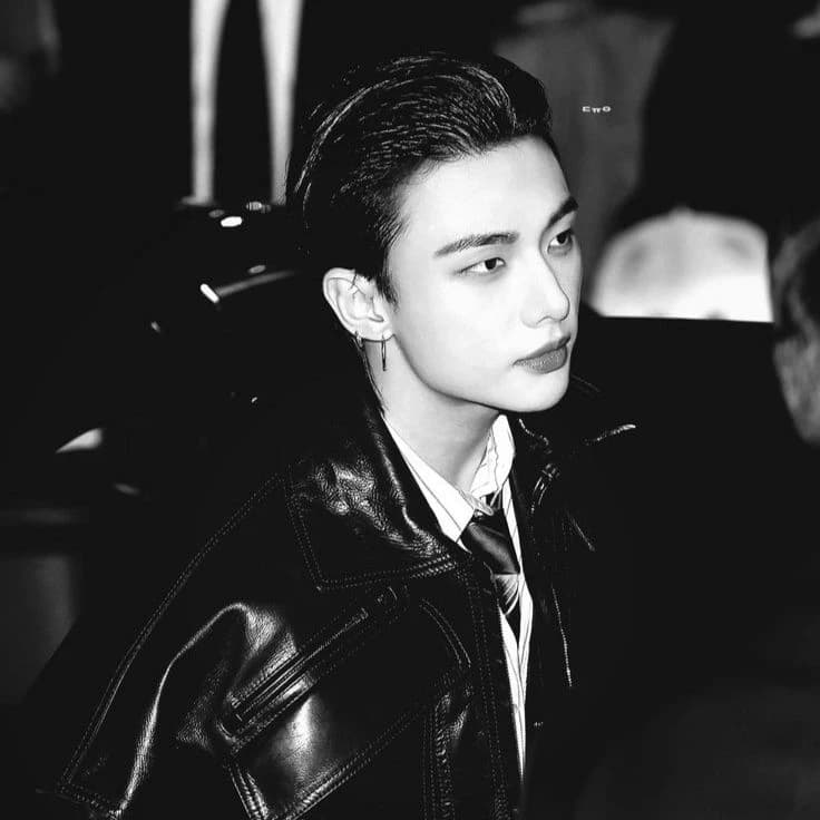 Hwang Hyunjin thumbnail