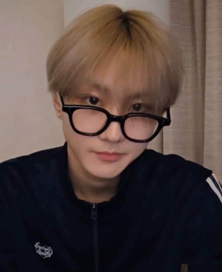 Jungwon  thumbnail