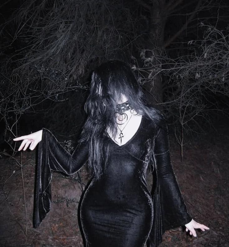 Cecilia 🤍🖤🦇 thumbnail