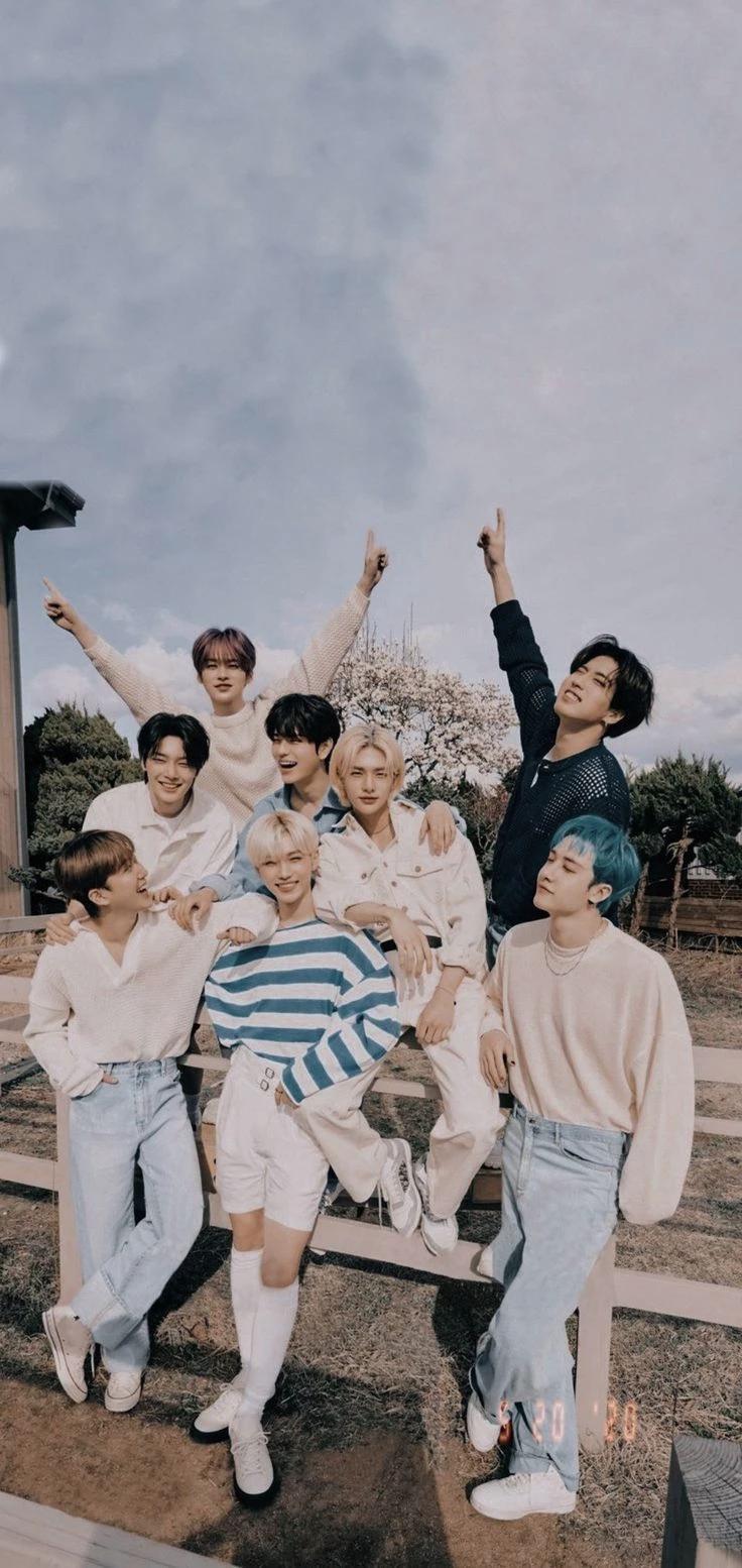 Stray kids thumbnail