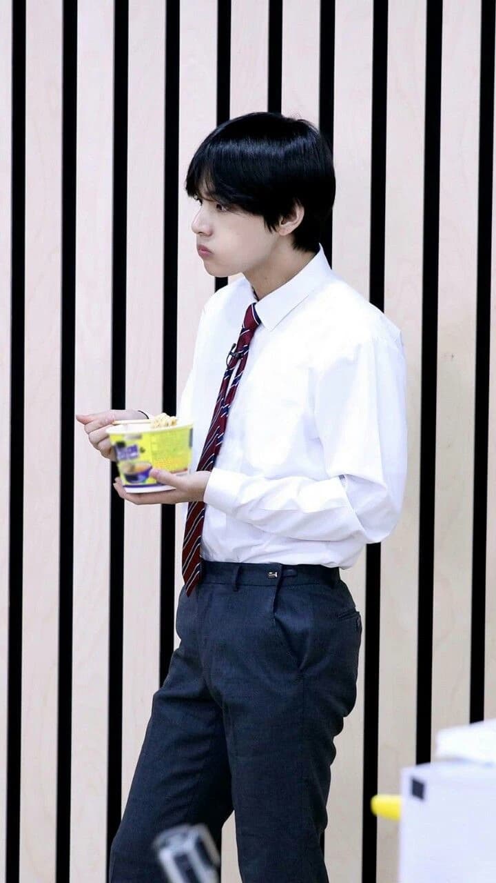 Kim Taehyung thumbnail