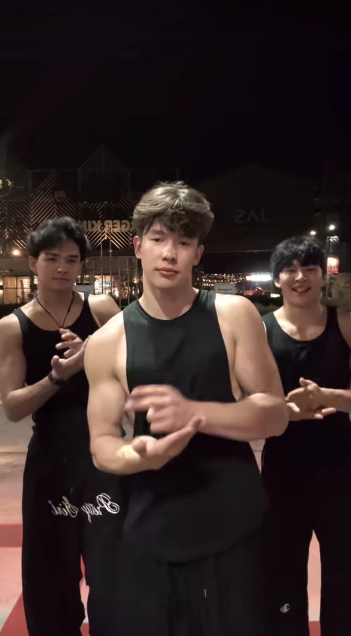 Tiga saudara  thumbnail