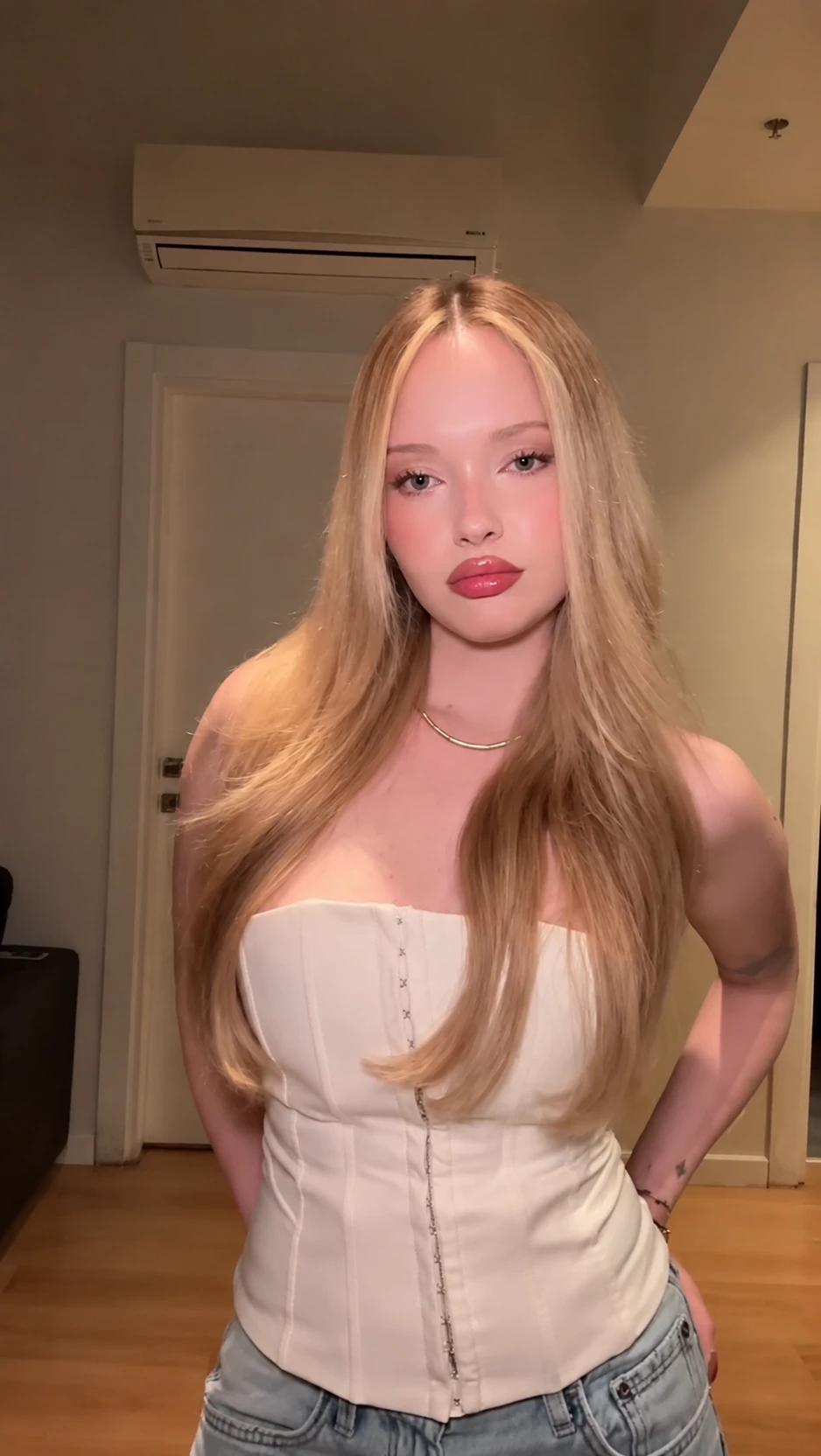Chloe  thumbnail