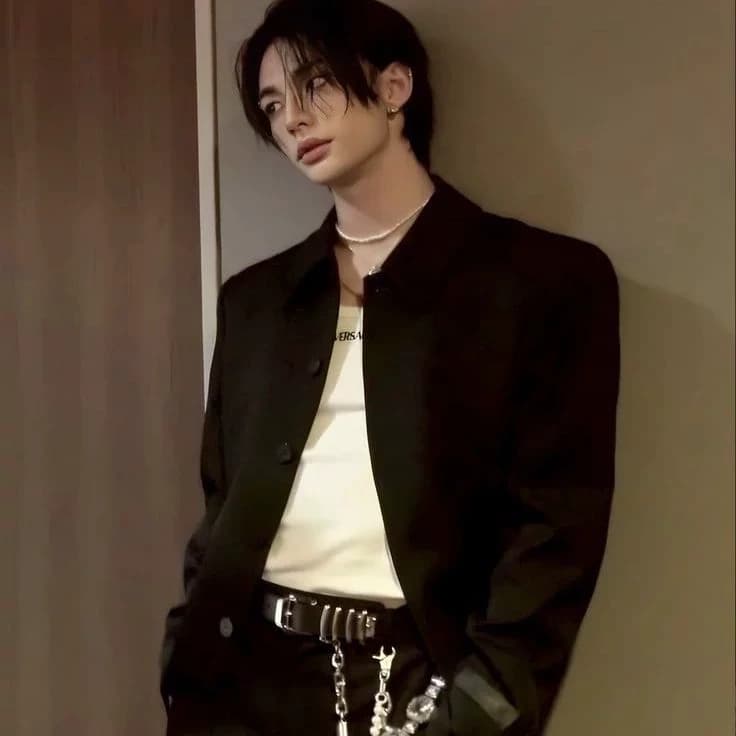 Hwang Hyunjin thumbnail