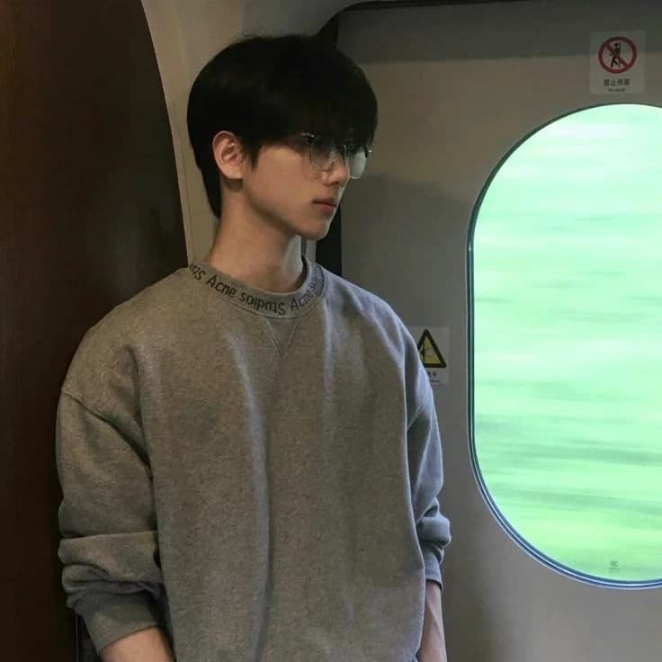 Li Wei ( MLM / Roommates) thumbnail
